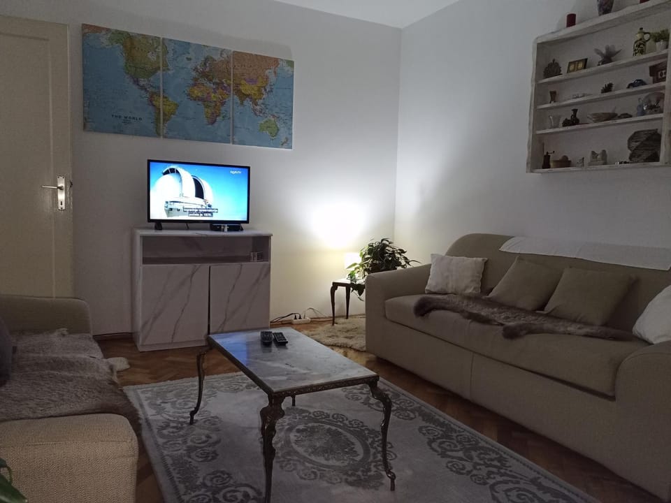 Living room, Seating area, Evening entertainment