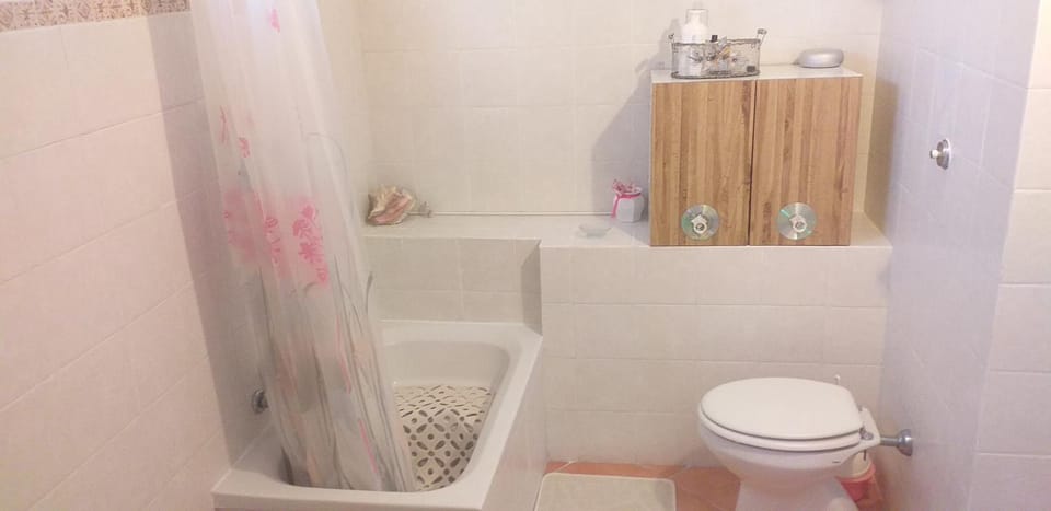Toilet, Bathroom, Bath