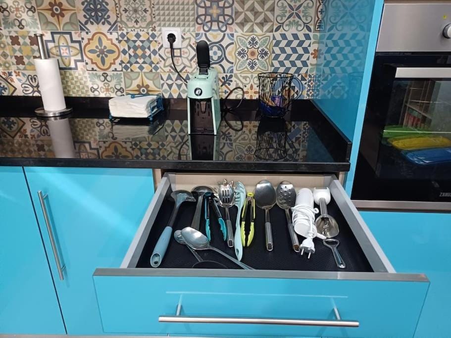 Kitchen or kitchenette, Kitchen or kitchenette