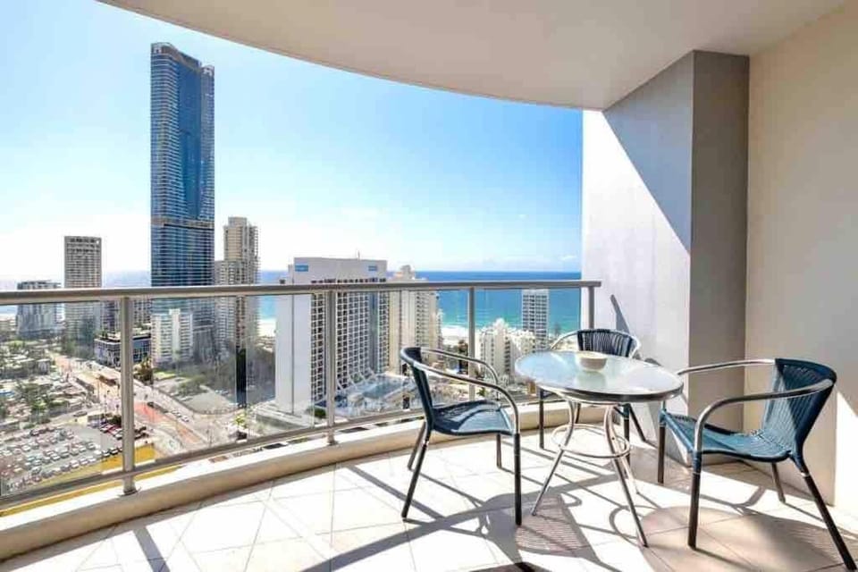 OceanView Bliss Lv 24 Chevron Renaissance Retreat Apartment in Surfers Paradise
