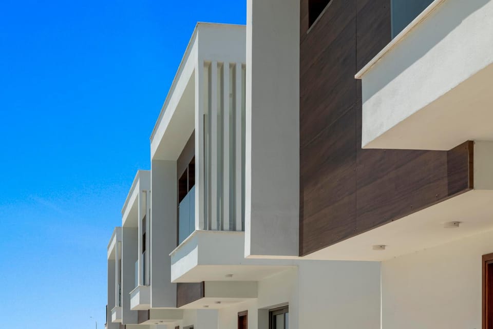 Property building, Day, View (from property/room), Balcony/Terrace