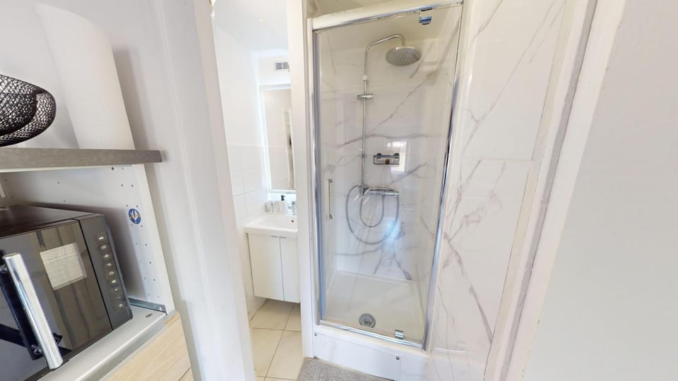Ravissant Duplex Intra-Muros Apartment in Avignon