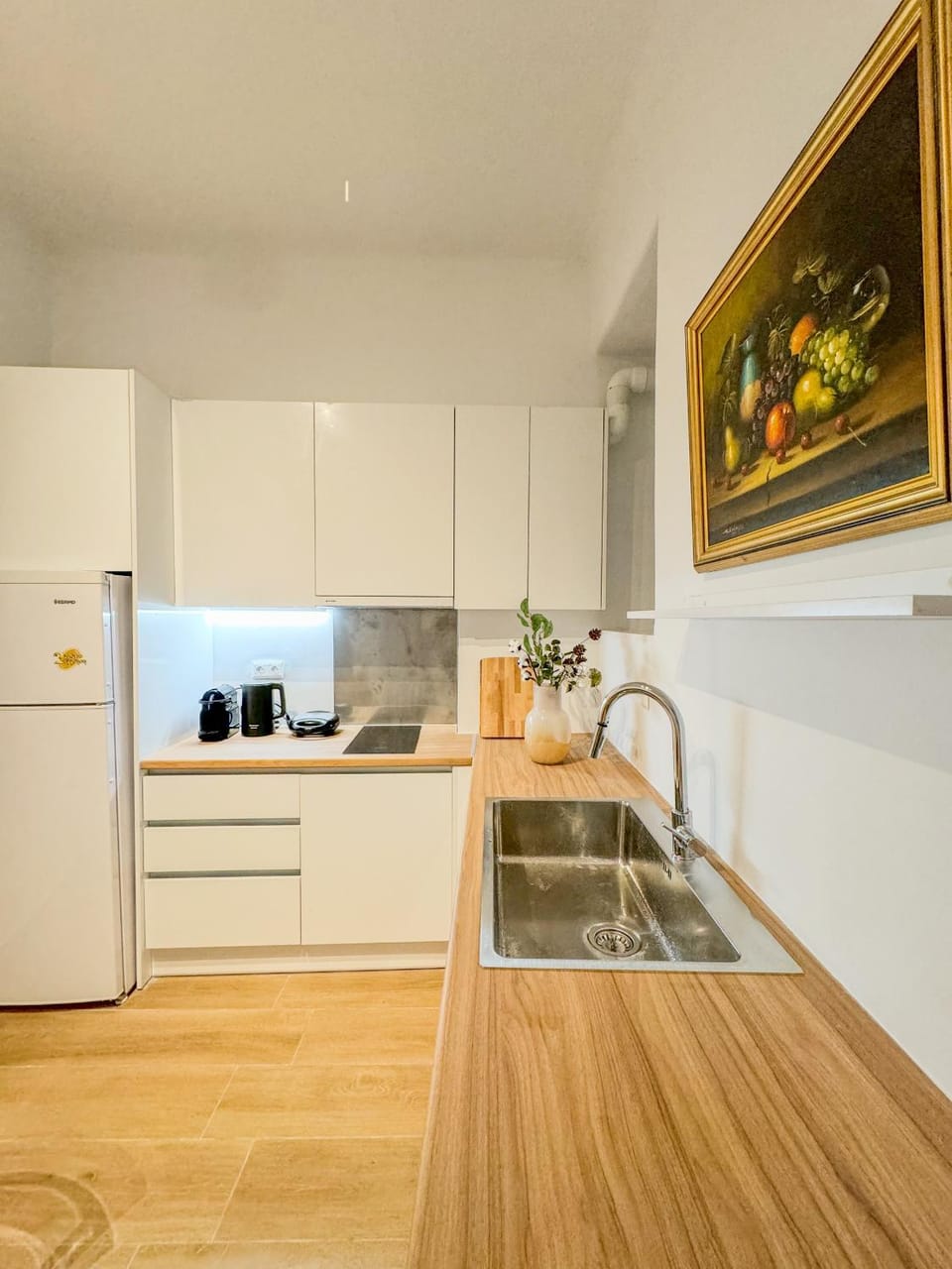 Ανακαινισμένο σπίτι με ιδιωτική αυλή Apartment in Pireas