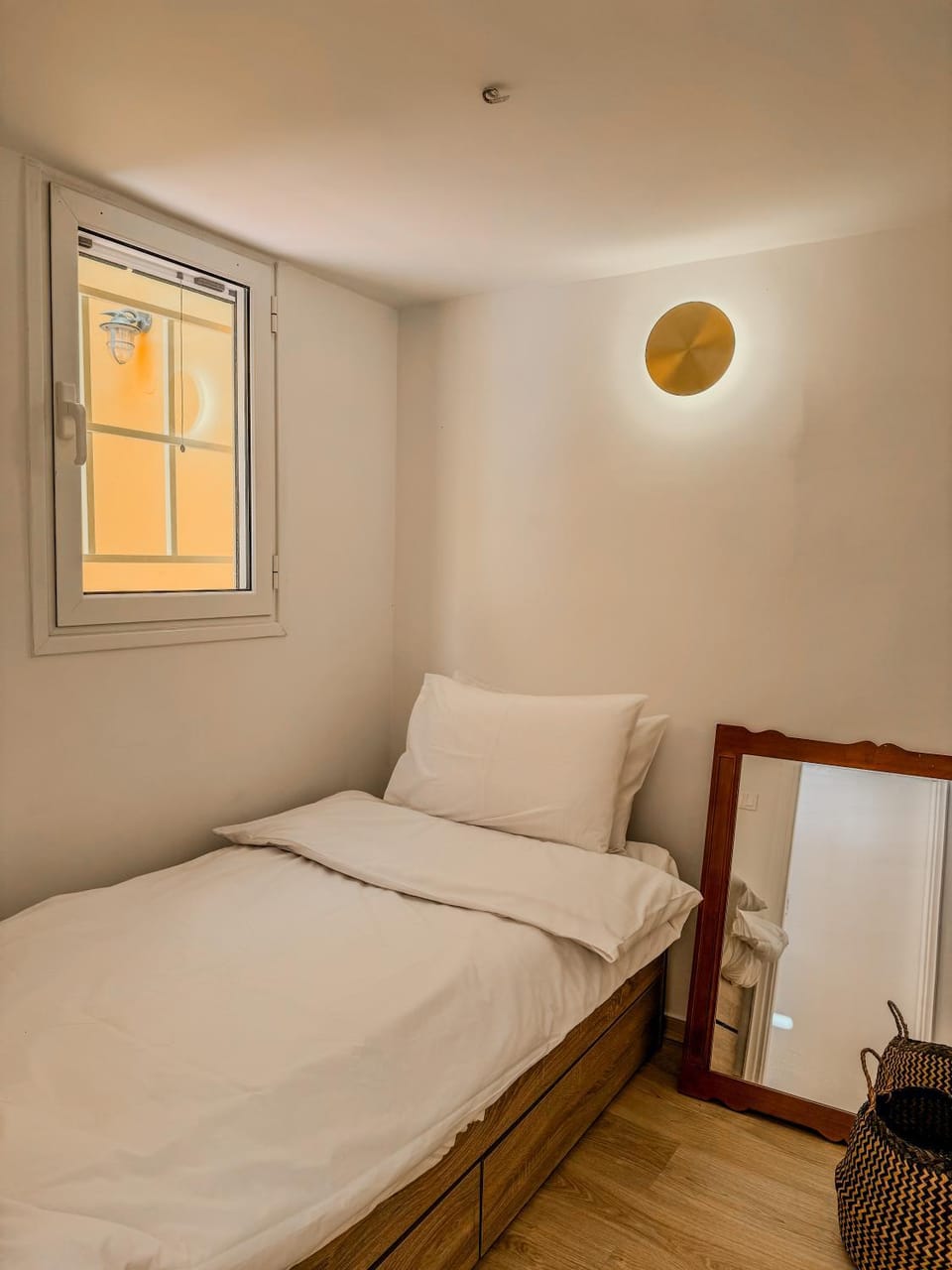 Ανακαινισμένο σπίτι με ιδιωτική αυλή Apartment in Pireas