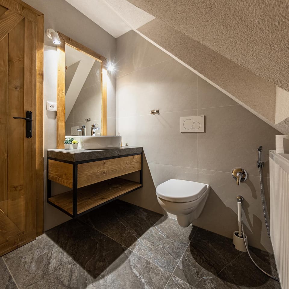 Toilet, Property building