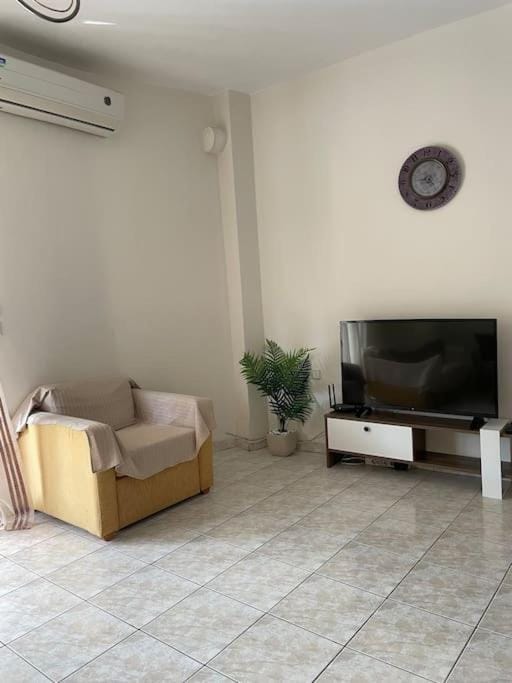 Jimmys apartment Apartment in Nea Peramos