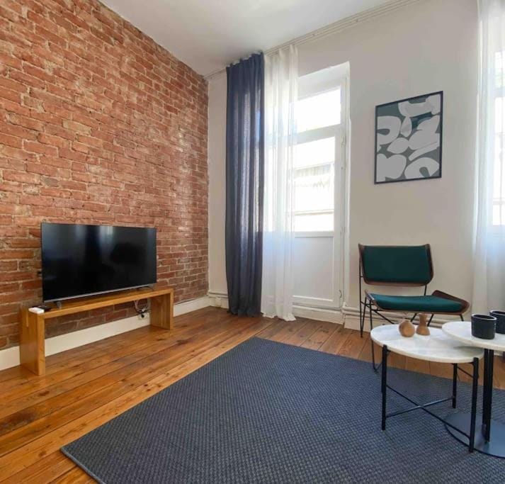 TV and multimedia, Living room, Seating area