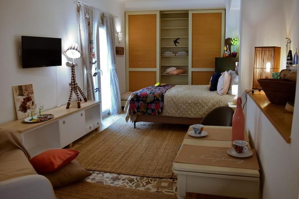 Bed, TV and multimedia
