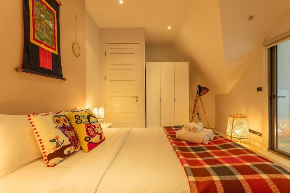 Bed, Photo of the whole room, Bedroom, towels, wardrobe