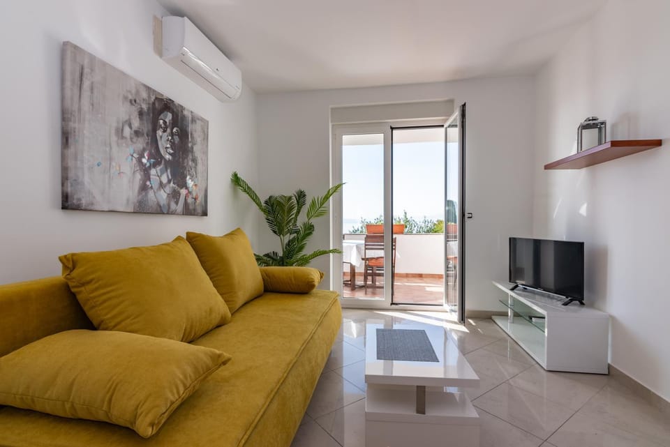 Apartment Dolly, Kostrena-Rijeka Apartment in Primorje-Gorski Kotar County