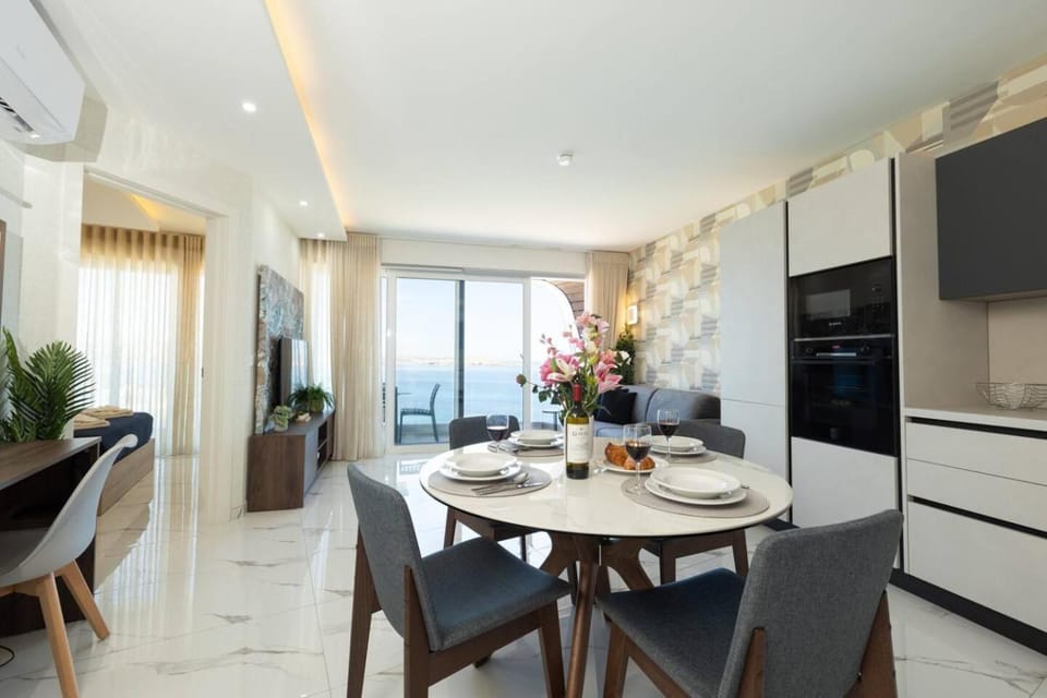 Ivory Suite seafront with views!- Fl 19 by Homely Apartment in Saint Paul's Bay