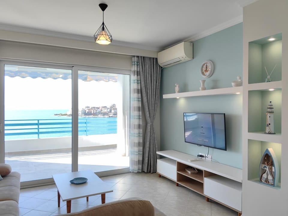 Communal lounge/ TV room, TV and multimedia, Living room, Seating area