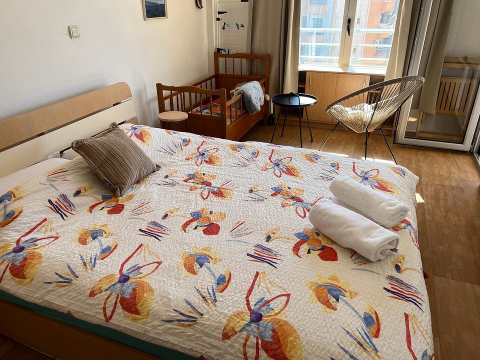 Cozy, family-friendly 2 bed apt with parking Apartment in Ohrid