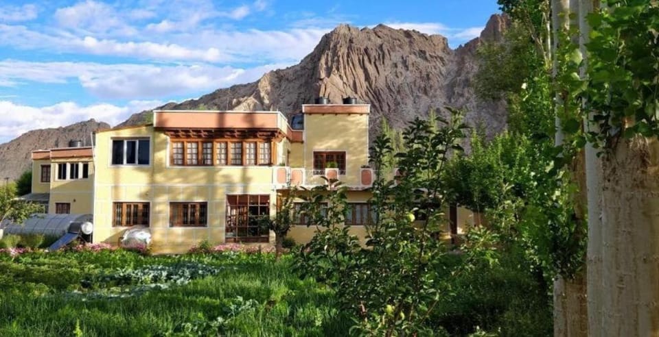 Property building, Day, Natural landscape, Garden view, Mountain view