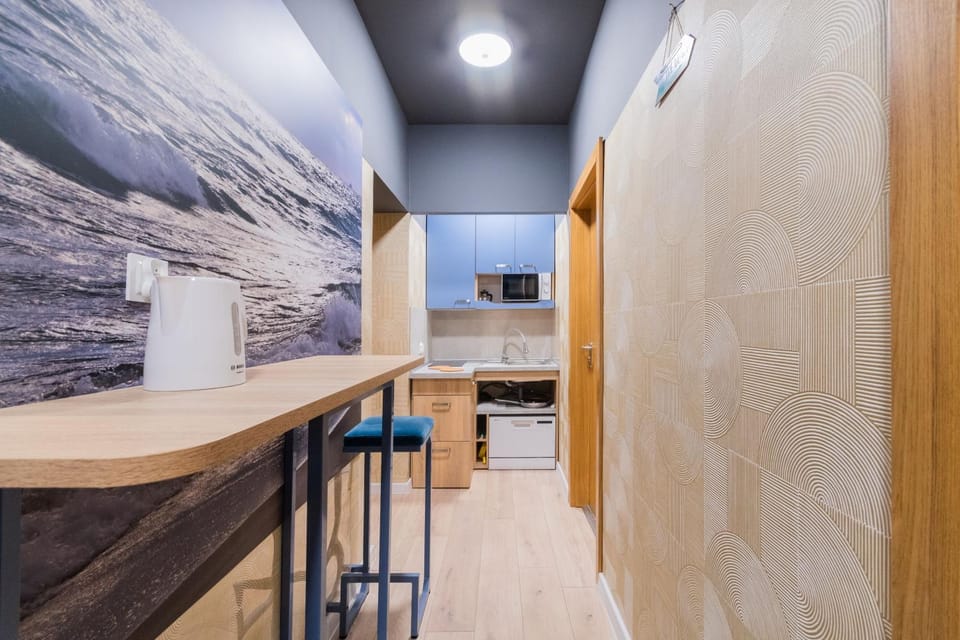 Kitchen or kitchenette, Dining area, Communal kitchen, oven, stove