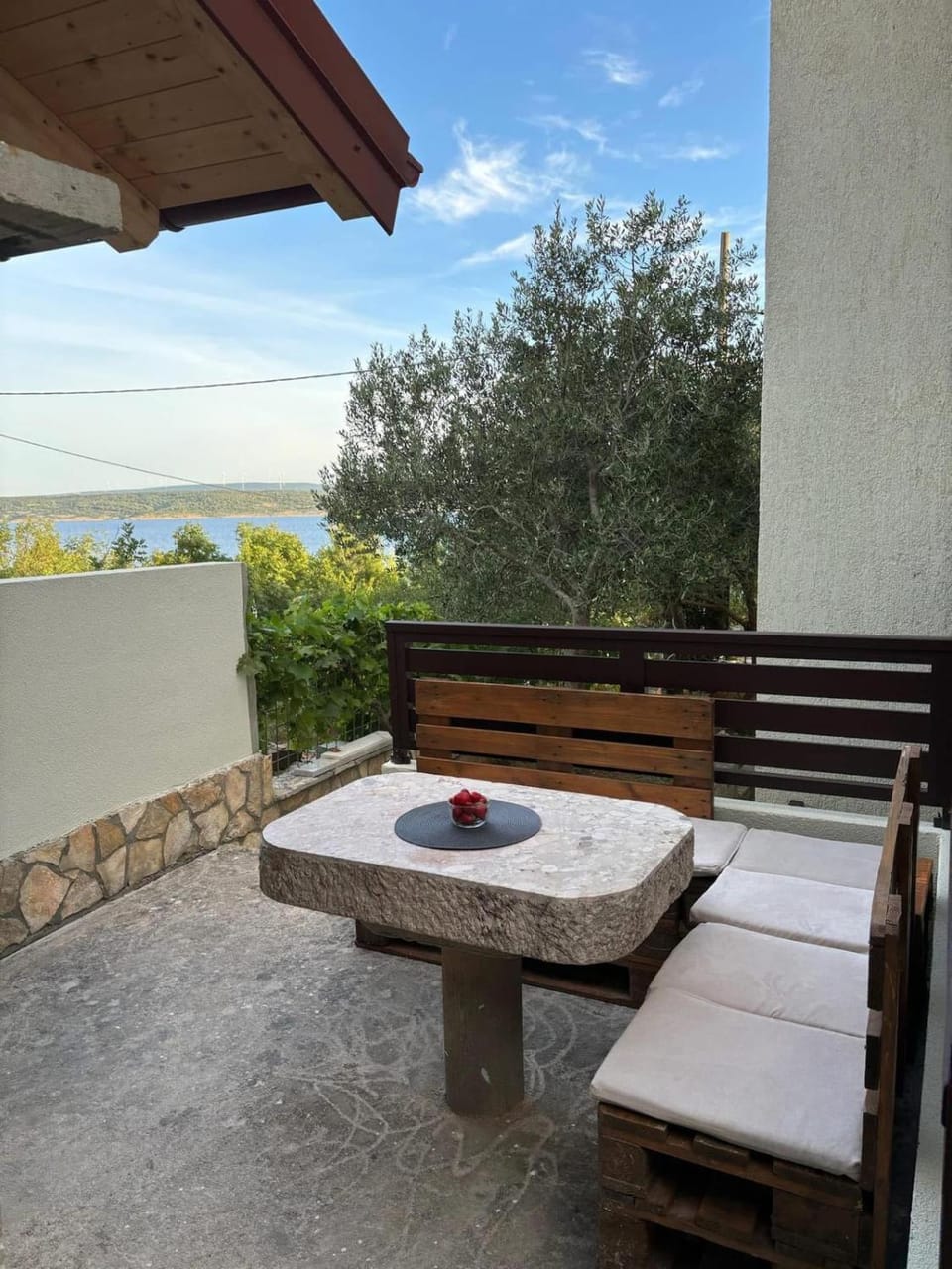 Natural landscape, Balcony/Terrace, Dining area, Sea view
