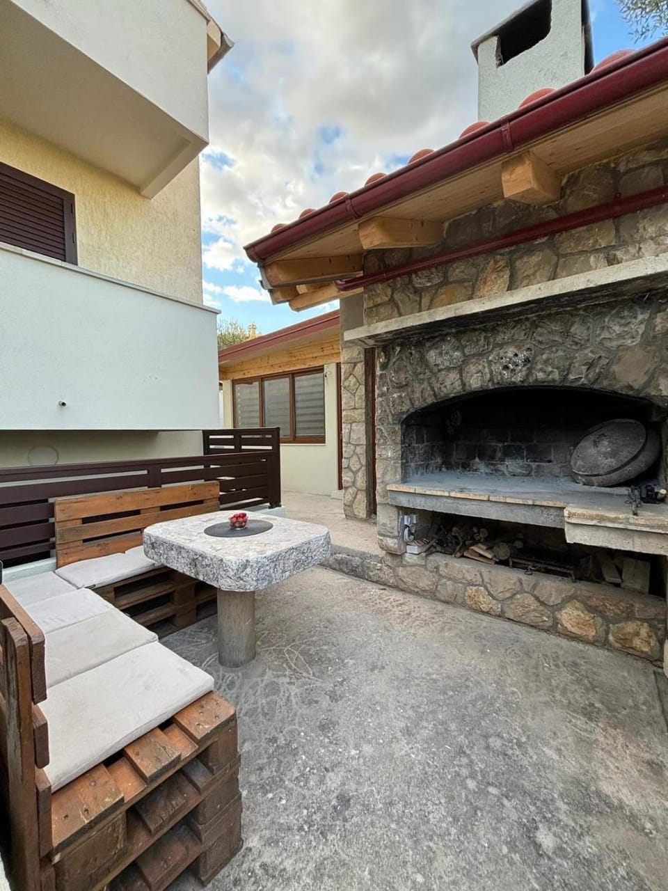 BBQ facilities, Balcony/Terrace