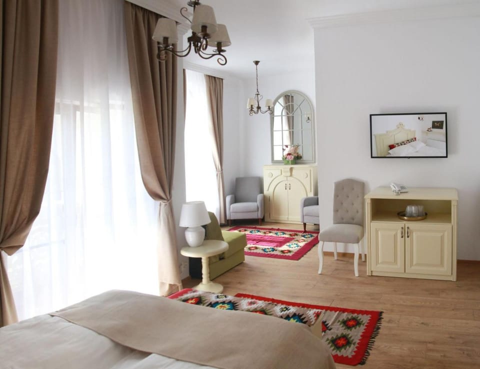 Living room, Photo of the whole room, Bedroom