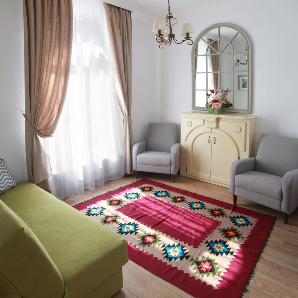 Living room, Seating area