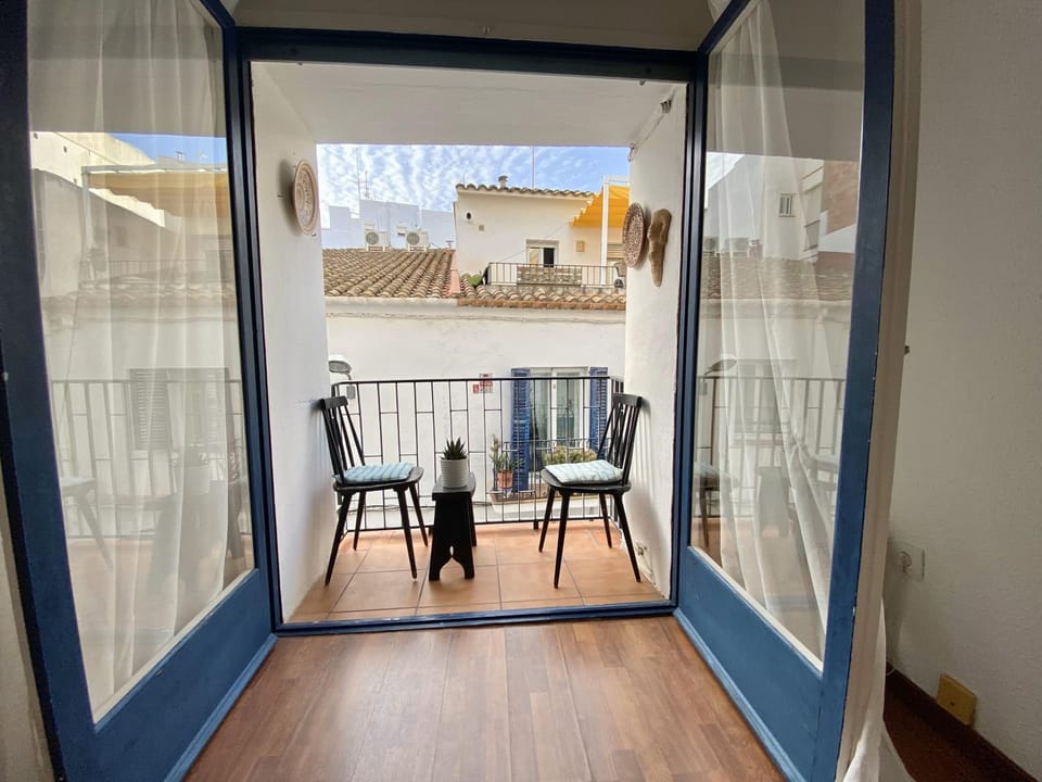 Day, View (from property/room), Balcony/Terrace, Living room