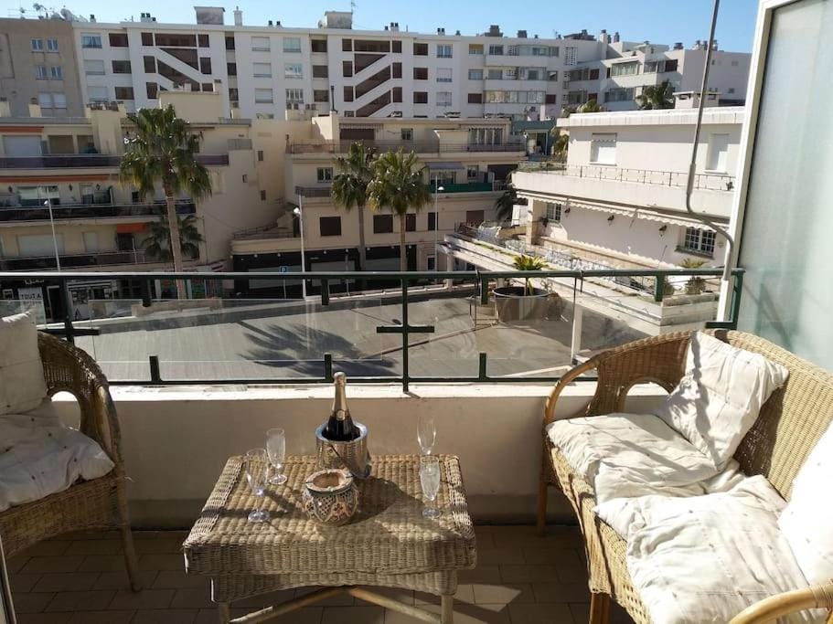 Studio neuf climatisé au cœur de Juan-les-Pins Apartment in Antibes