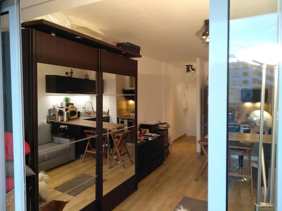 Studio neuf climatisé au cœur de Juan-les-Pins Apartment in Antibes