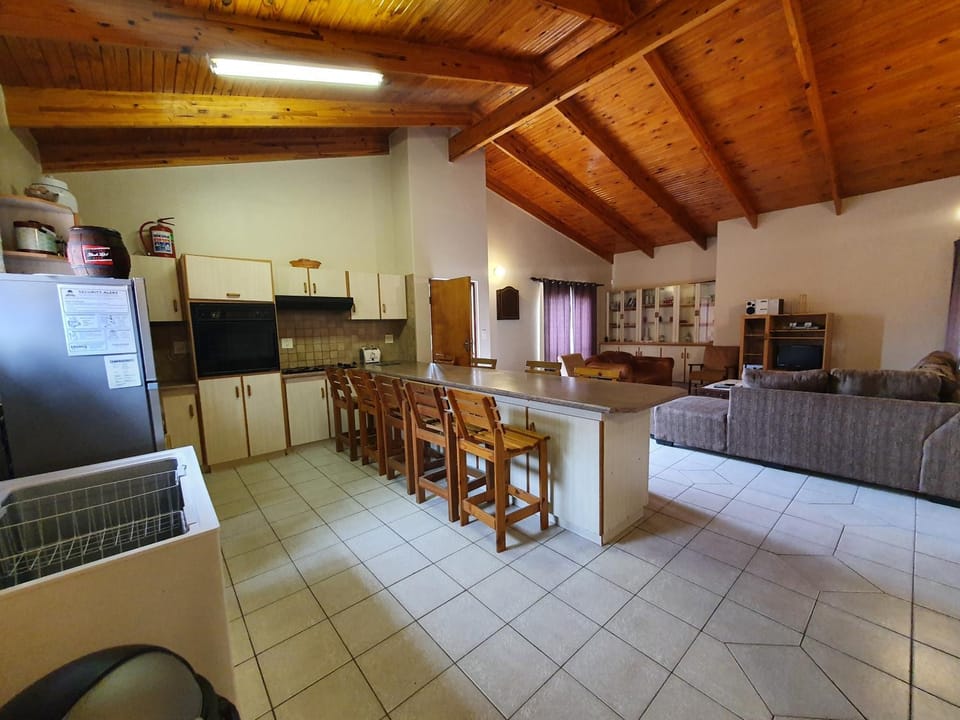 TV and multimedia, Kitchen or kitchenette, Living room, Seating area, Dining area, oven, pet friendly