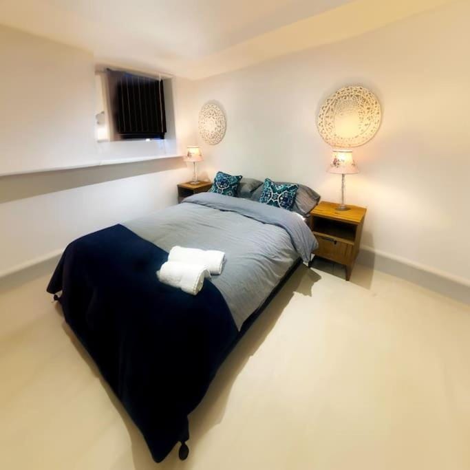 Stylish & Central, Ideal Beach Retreat Apartment in Hove
