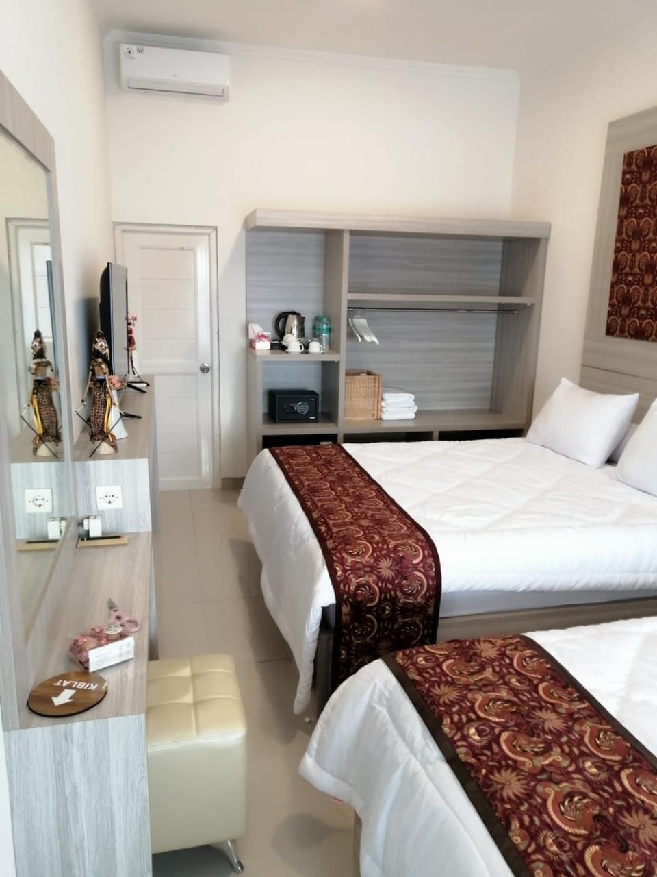 BAYT AL HIKMA is a perfect place to stay during a layover between two flights or to explore Jakarta Apartment in Jakarta