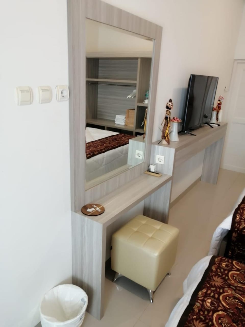 BAYT AL HIKMA is a perfect place to stay during a layover between two flights or to explore Jakarta Apartment in Jakarta