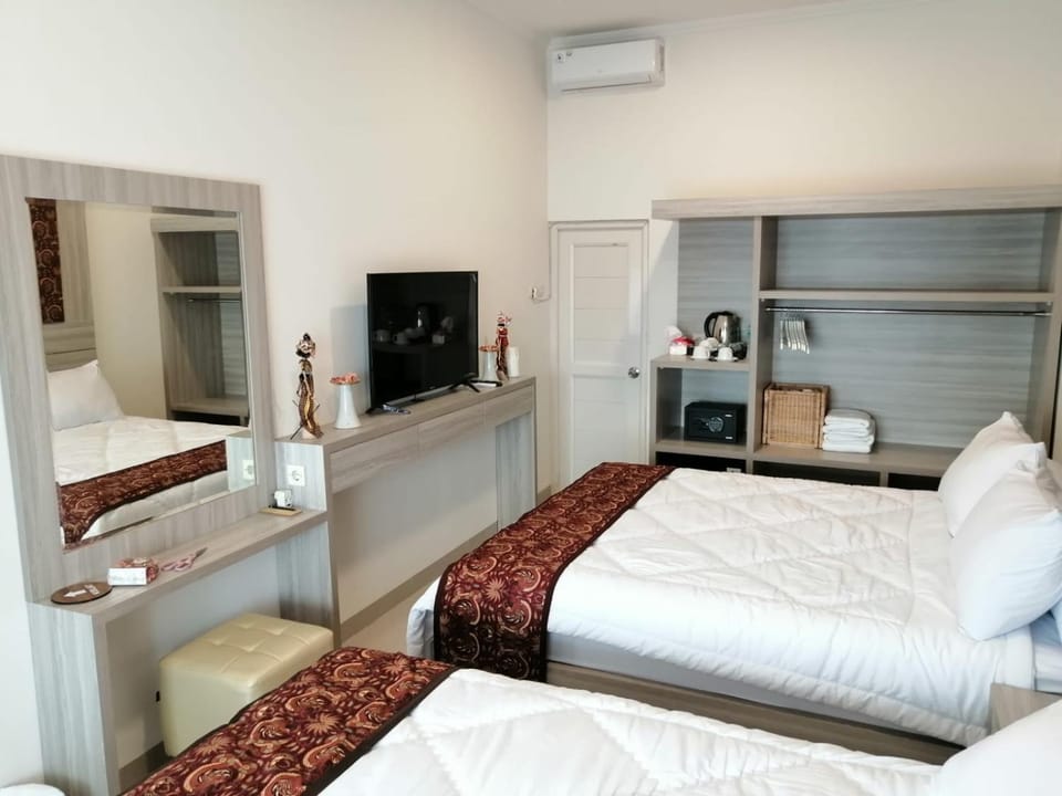 BAYT AL HIKMA is a perfect place to stay during a layover between two flights or to explore Jakarta Apartment in Jakarta
