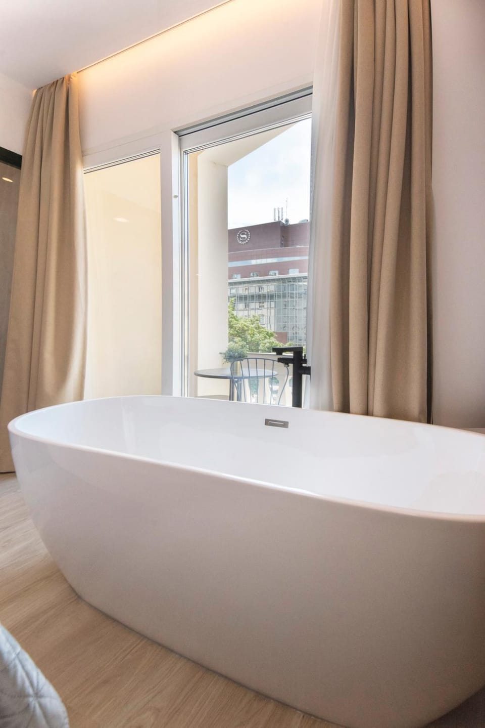 Photo of the whole room, Bath