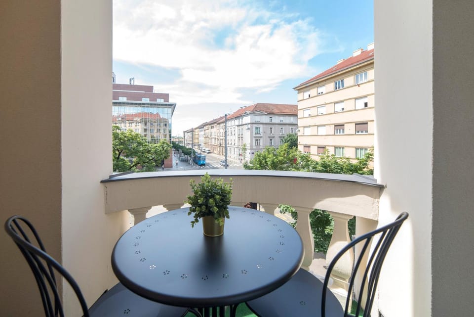 Property building, Day, View (from property/room), Balcony/Terrace