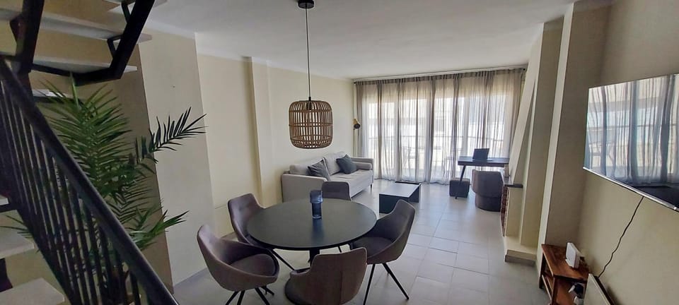 Living room, Seating area, Dining area