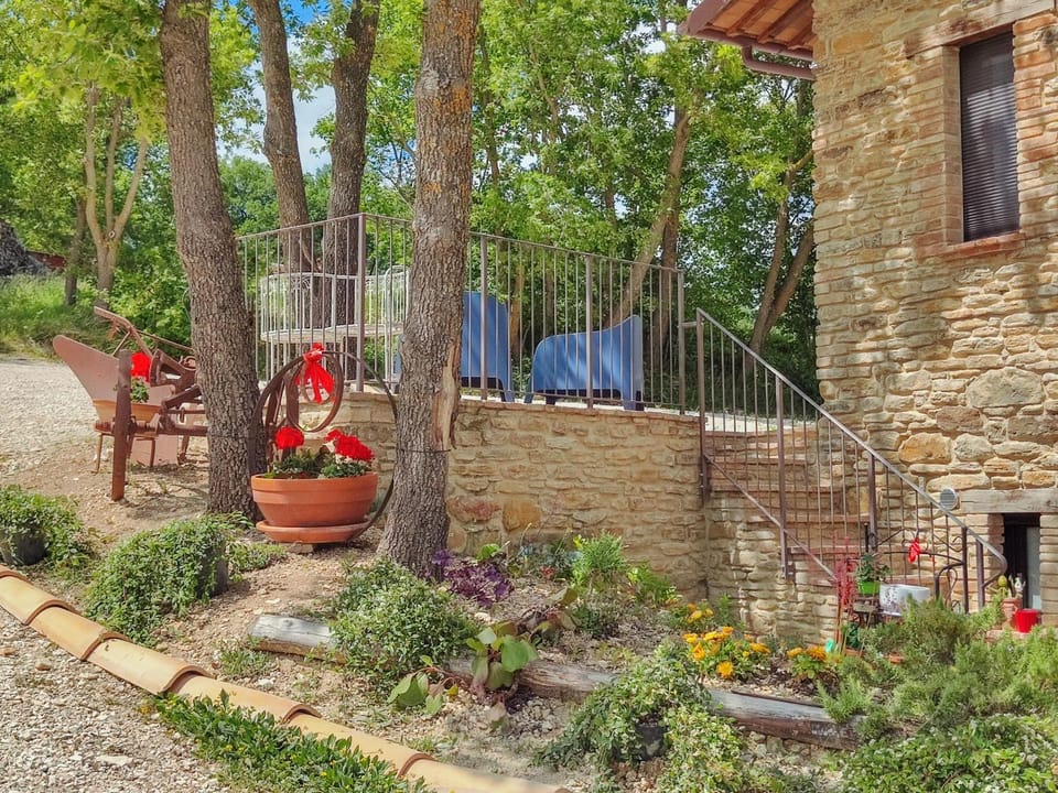 Property building, Day, Garden, Garden view