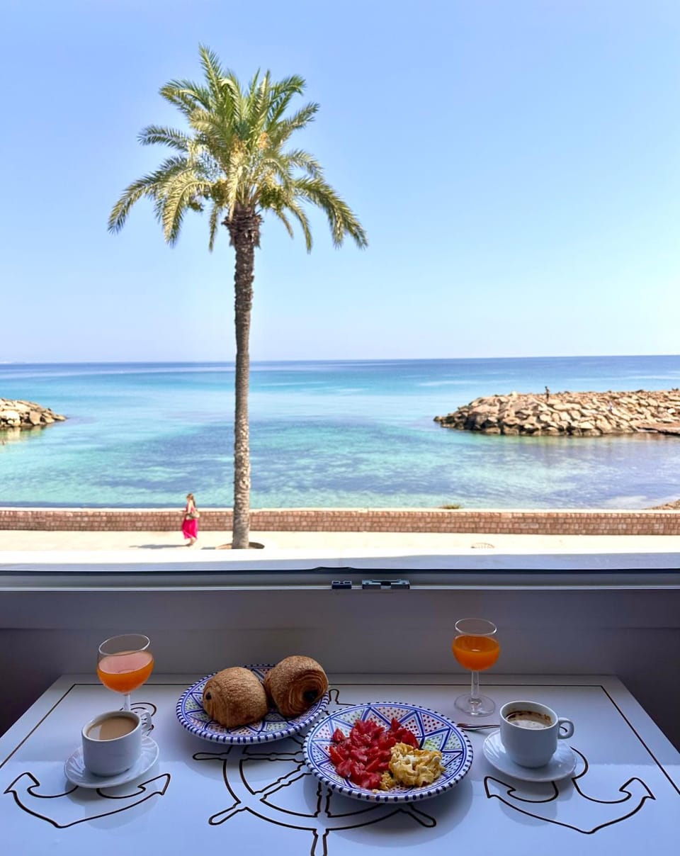 Natural landscape, View (from property/room), Beach, Bedroom, Sea view, Breakfast