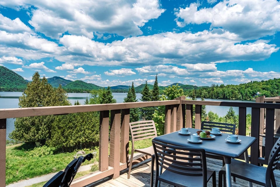 Lakefront Mountain View Remote Work - 1 Bd Suite House in Ontario