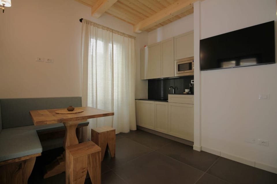 TV and multimedia, Kitchen or kitchenette