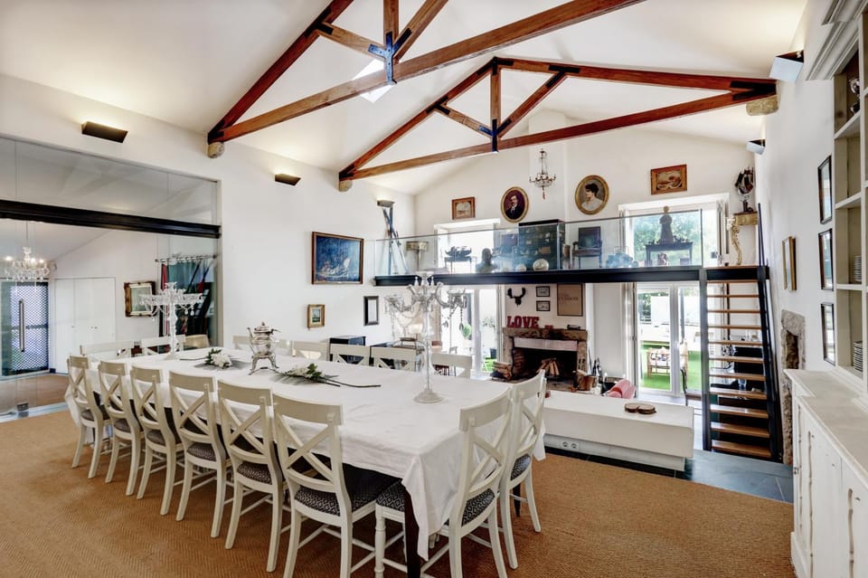 Dining area, Meals