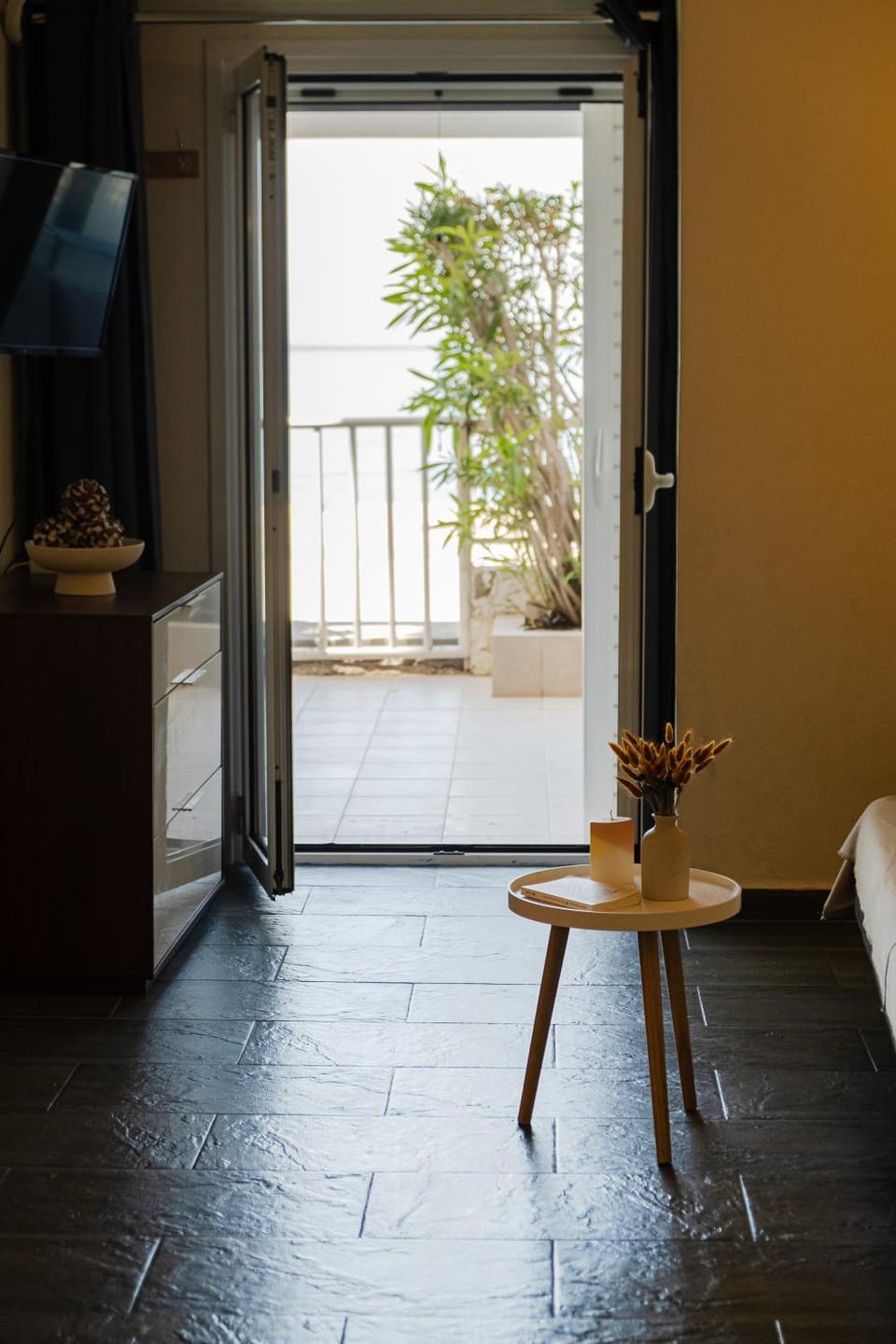 Sea La Vie - Beachfront Retreat Apartment in Euboea