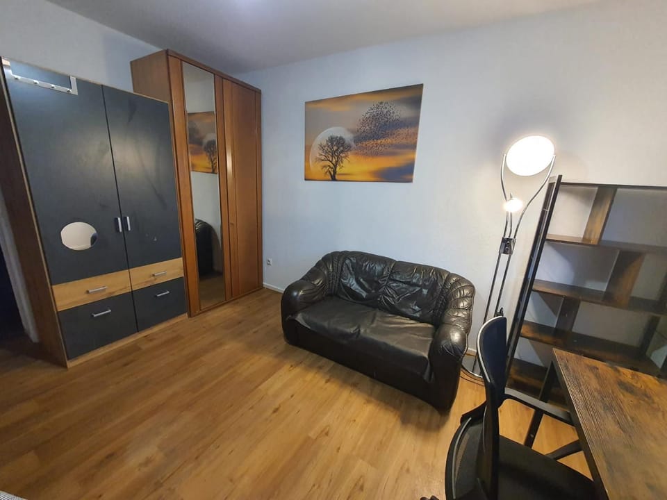 Möbiliertes Zimmer in 2er Wohngemeinschaft in Rüsselsheim Apartment in Hesse