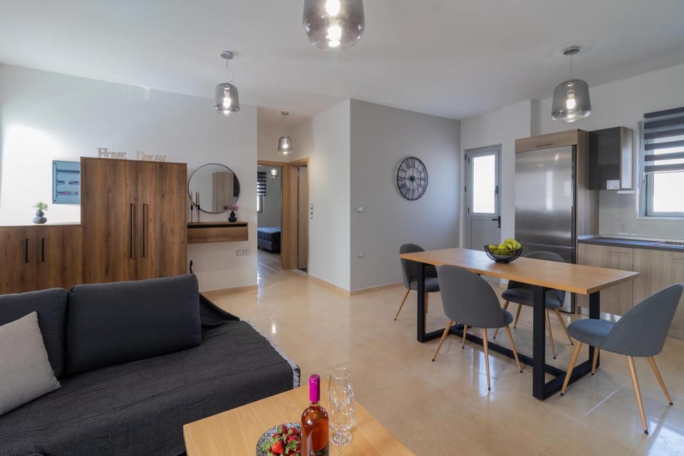 TV and multimedia, Living room, Seating area, Dining area, oven
