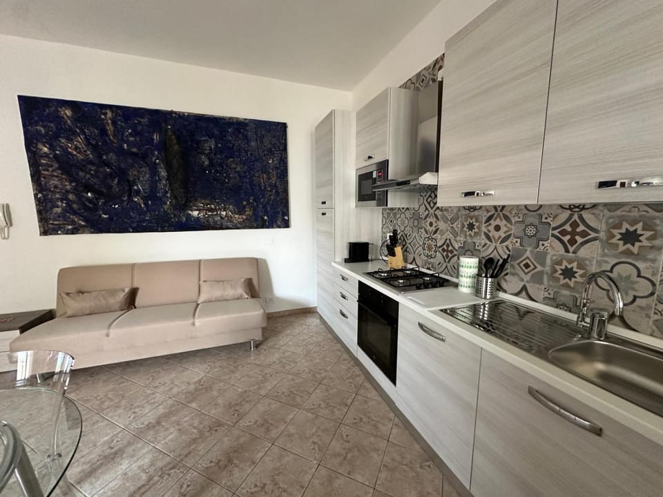 Kitchen or kitchenette, Seating area