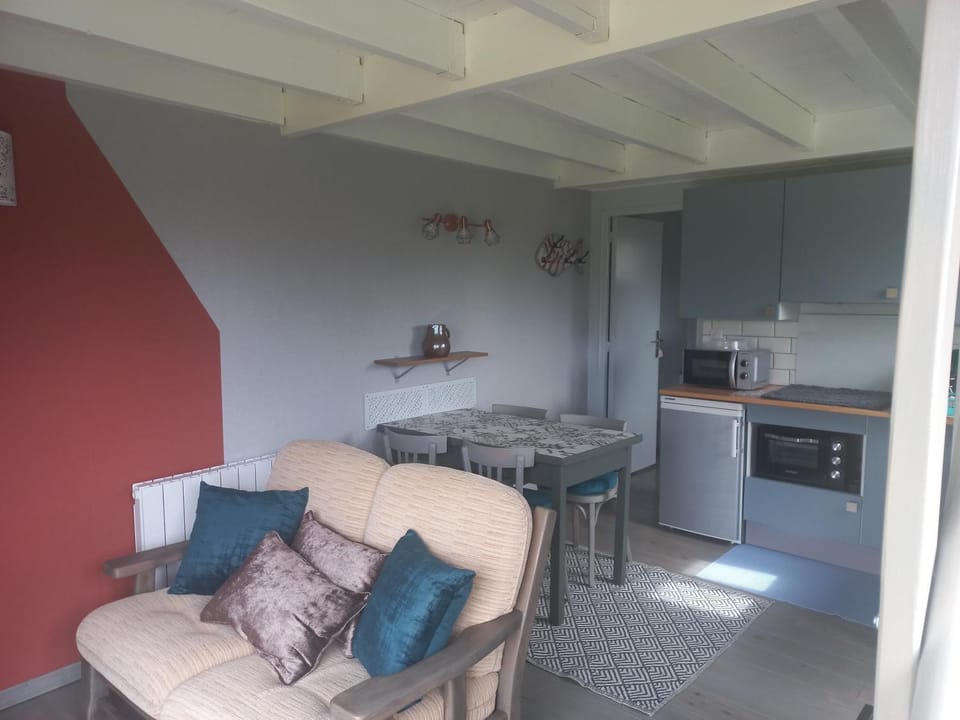Studio bois indépendant au calme Chalet in Concarneau