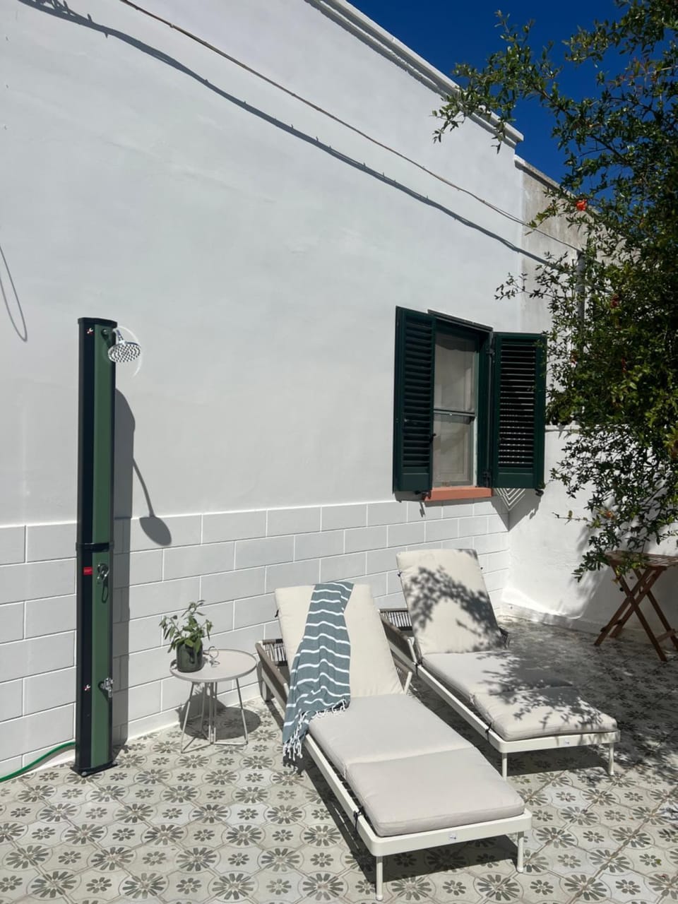 Patio, sunbed
