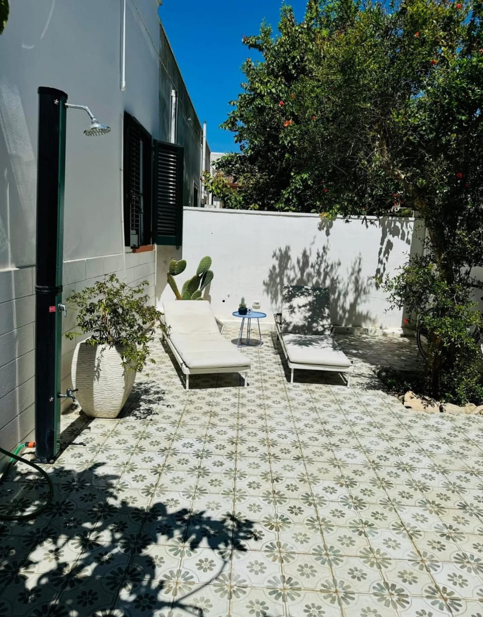 Garden view, sunbed