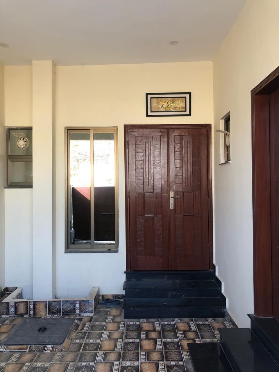 Facade/entrance
