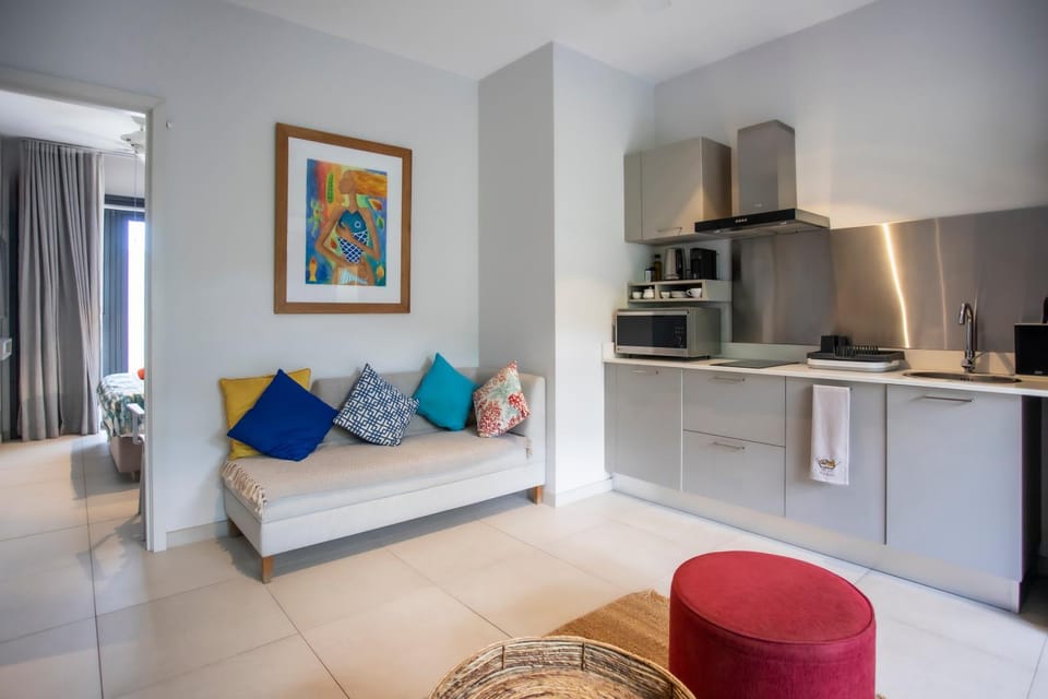 Kitchen or kitchenette, Living room, Seating area, stove