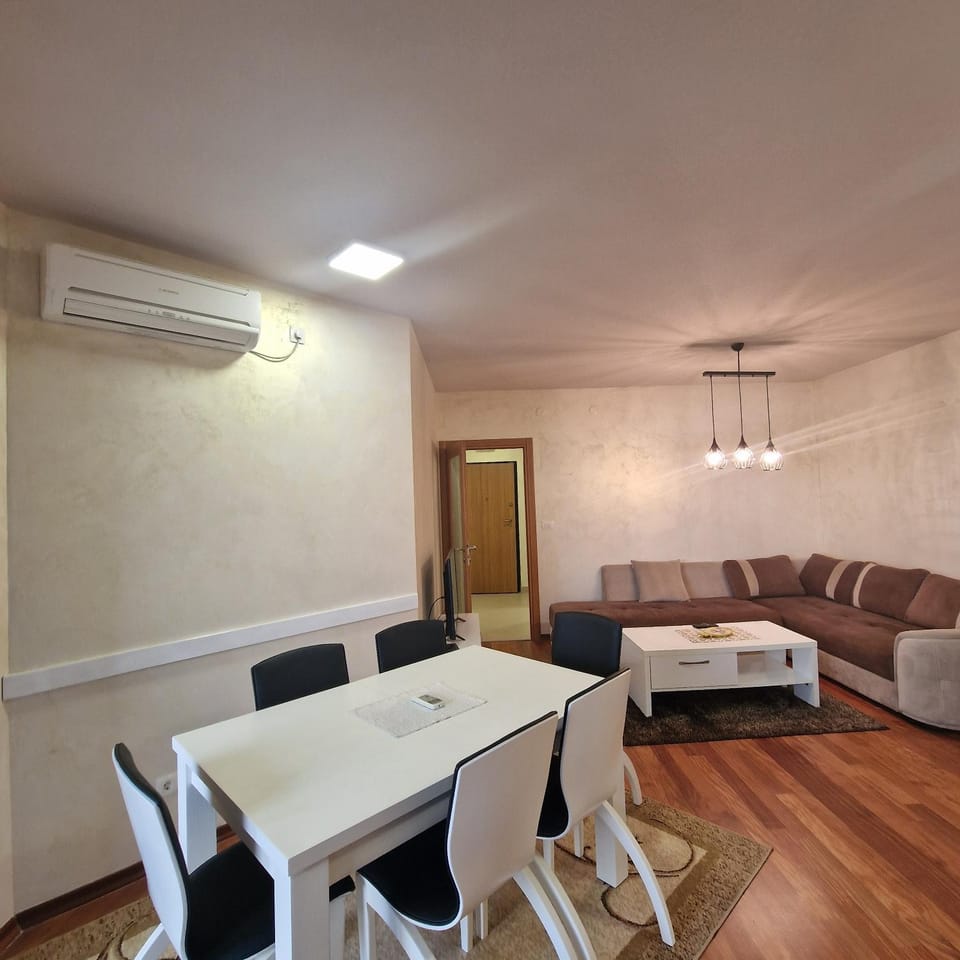 Living room, Photo of the whole room, Seating area, Dining area, air conditioner