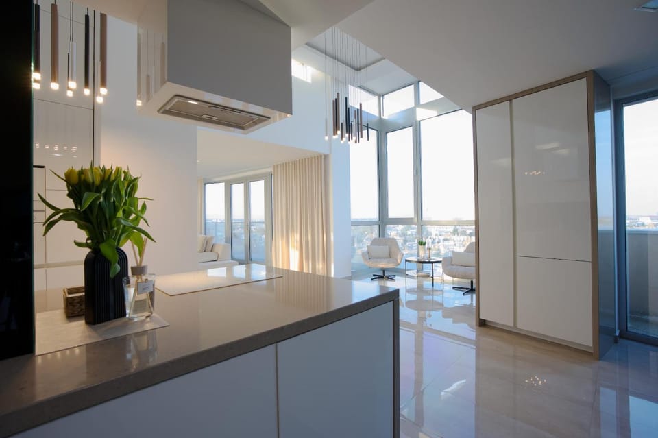 Luxusný Penthouse nad jazerami 230 m2, 2x garáž, WIFI Apartment in Bratislava Region, Slovakia